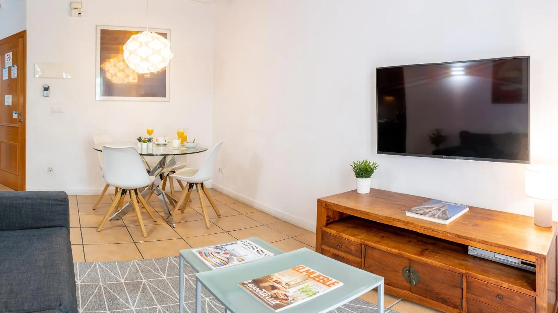 Feelathome Center Apartments Barcelona