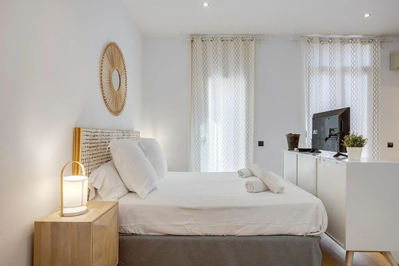 Feelathome Center Apartments Barcelona Spain