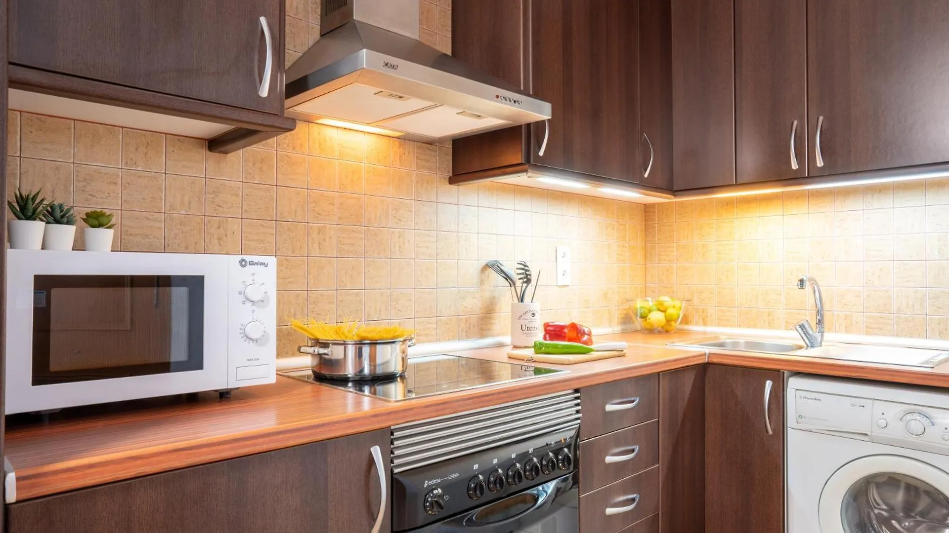 Feelathome Center Apartments Barcelona 0*,  Spain