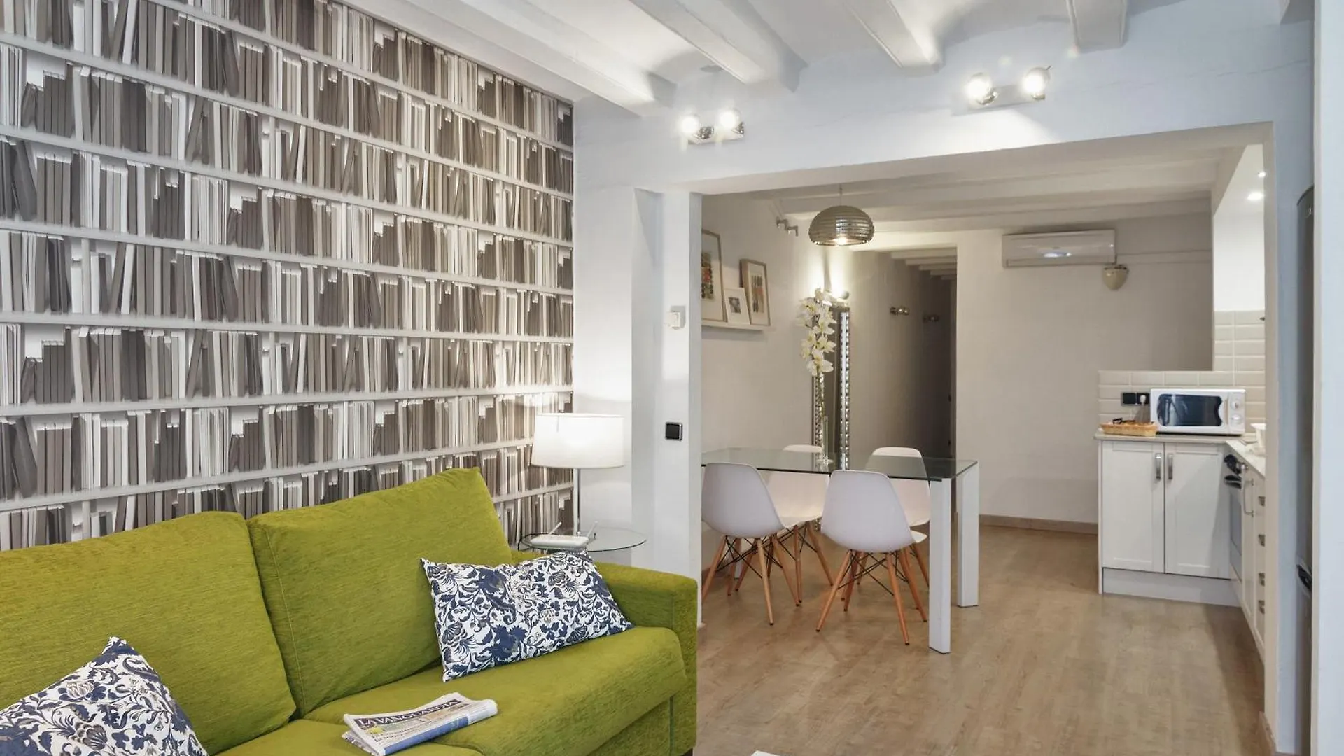 Feelathome Center Apartments Barcelona Spain